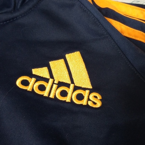 Kid’s Adidas Full Zip Jacket with pockets - Picture 3 of 6